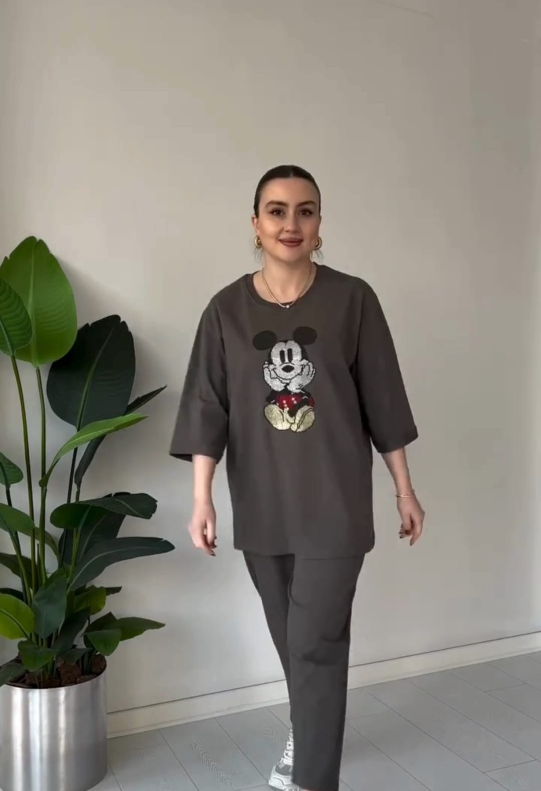 2025 New Design👗✨2-Piece Lounge Set Stone Mickey Suit