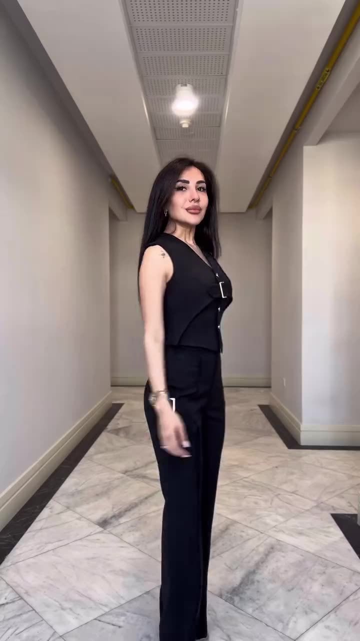 Women's V-neck Buckle-Accent Casual Suit
